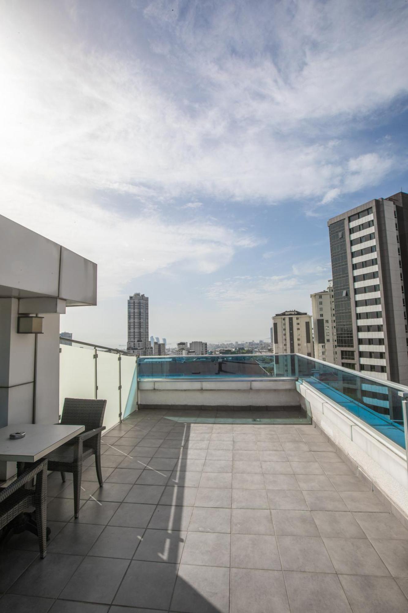 Ramada Encore Istanbul Kartal Exteriör bild